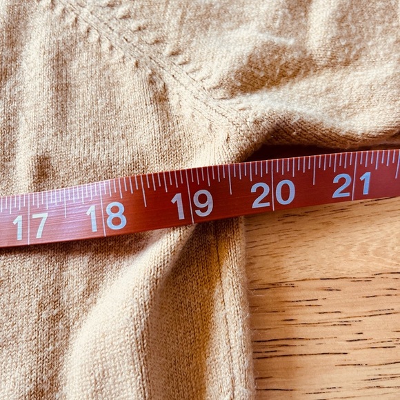 Sarah Bentley vintage PM Petite Medium Camel Colored Sweater Soft - Picture 4 of 5